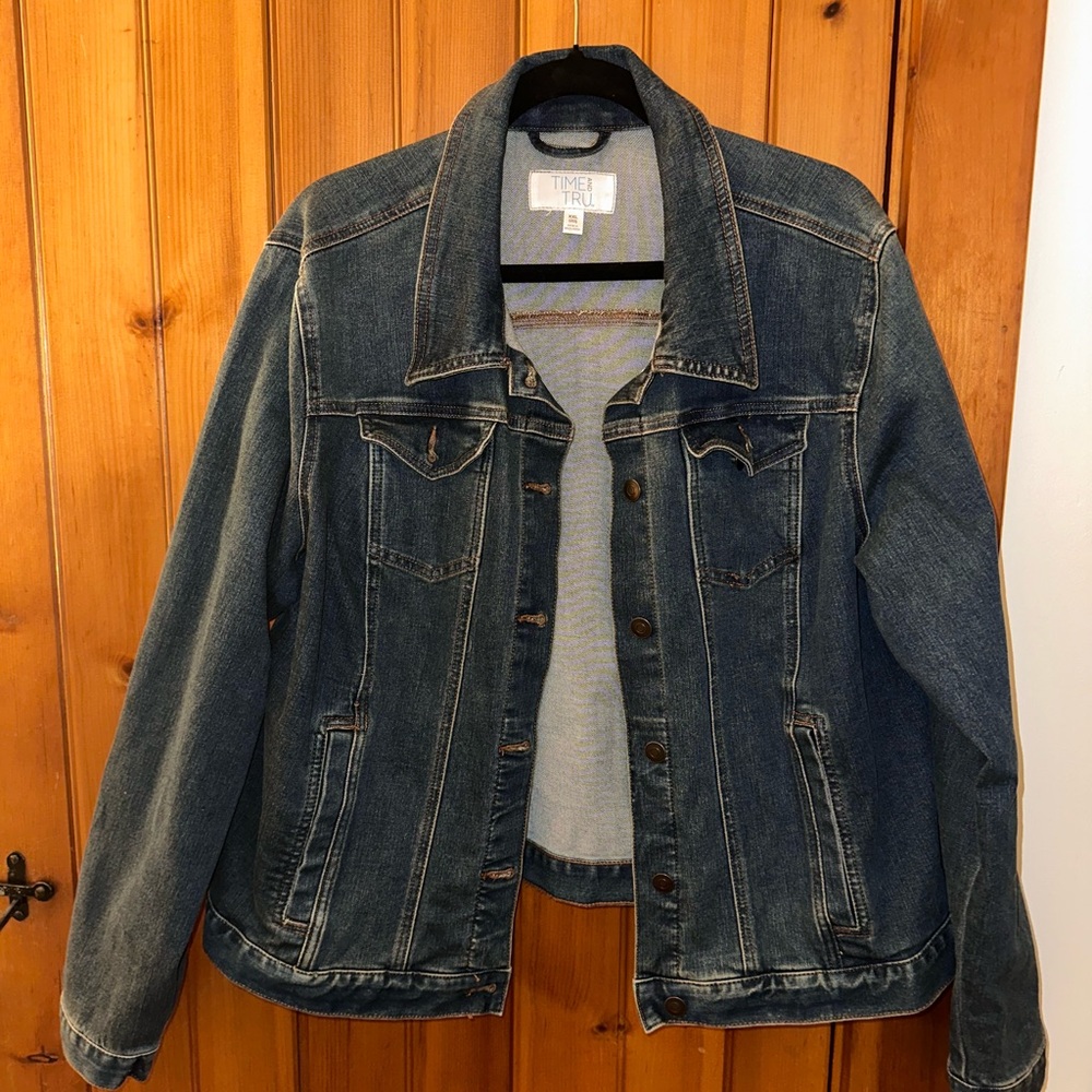 Time and Tru Blue Jean Jacket Classic Trucker Style